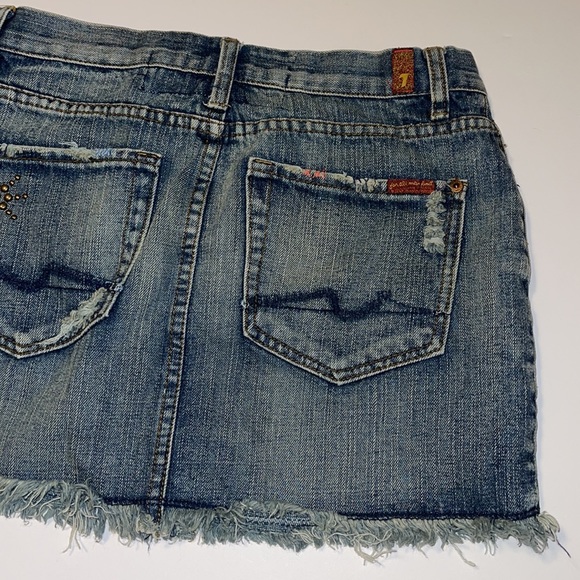 7 for All Mankind “Great China Wall” Distressed Denim Skirt - Women’s Size 28 - Picture 7 of 9